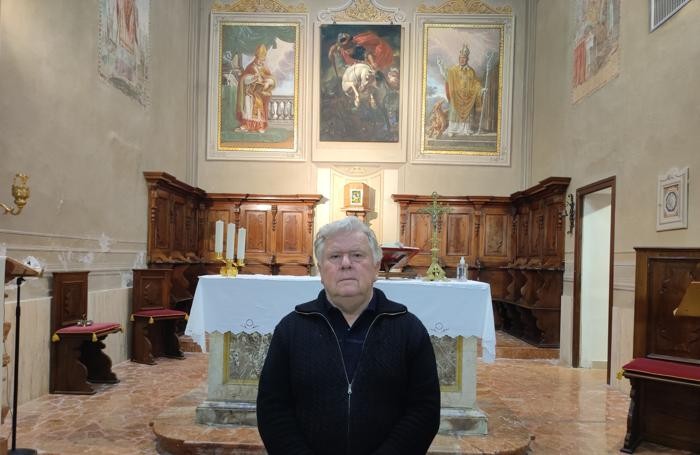 iIl parroco don Gianni Zanaboni