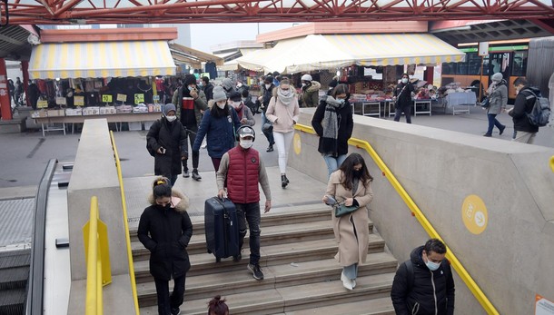 SAN DONATO Dipendente Atm aggredito senza motivo al terminal dal “branco”