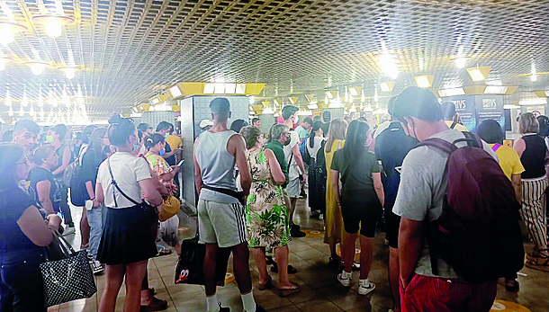 Una mattinata di caos in metropolitana a San Donato per lo sciopero del personale Atm