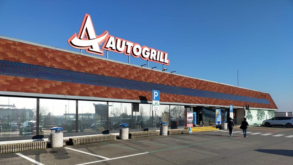 SOMAGLIA Non si sblocca la questione dei turni di notte in Autogrill SOMAGLIA Non si sblocca la questione dei turni di notte in Autogrill