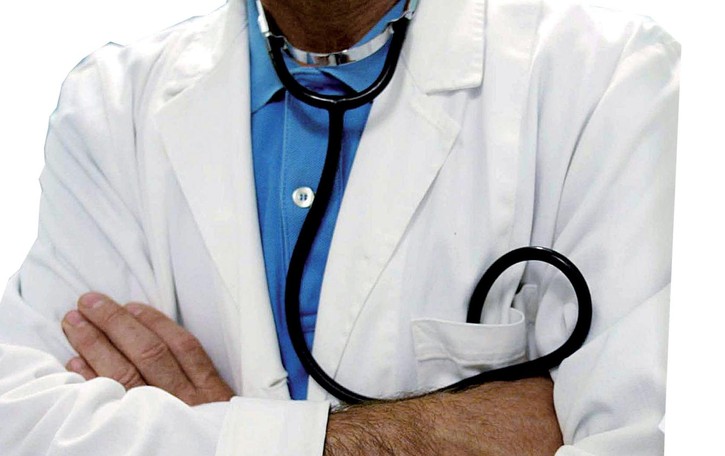 Zelo, dottoressa sospesa perché “no vax”: in 700 senza medico
