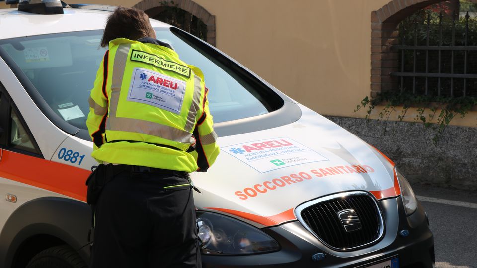 TRIBIANO E’ in prognosi riservata ma fuori pericolo il 32enne di Zelo Buon Persico precipitato venerdì alla Acs Dobfar TRIBIANO E’ in prognosi riservata ma fuori pericolo il 32enne di Zelo Buon Persico precipitato venerdì alla Acs Dobfar