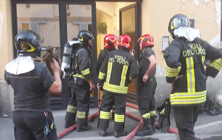 MELEGNANO Dopo il rogo i 16 ospiti del centro psichiatrico trasferiti al Predabissi