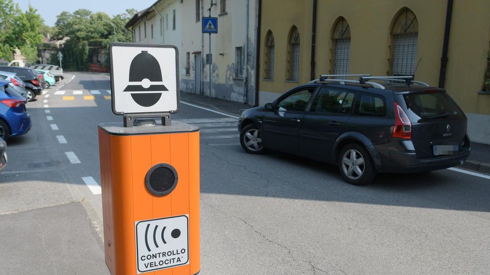 STRADE Due giorni di controlli con l’autovelox sulla 235 STRADE Due giorni di controlli con l’autovelox sulla 235