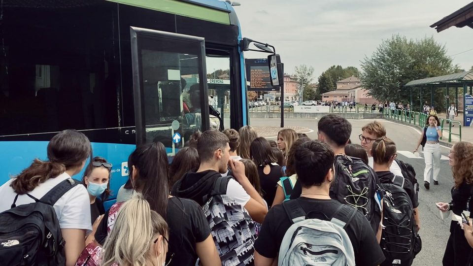 CAOS TRASPORTI «Mia figlia lasciata a piedi al terminal di Lodi nonostante sia disabile» CAOS TRASPORTI «Mia figlia lasciata a piedi al terminal di Lodi nonostante sia disabile»