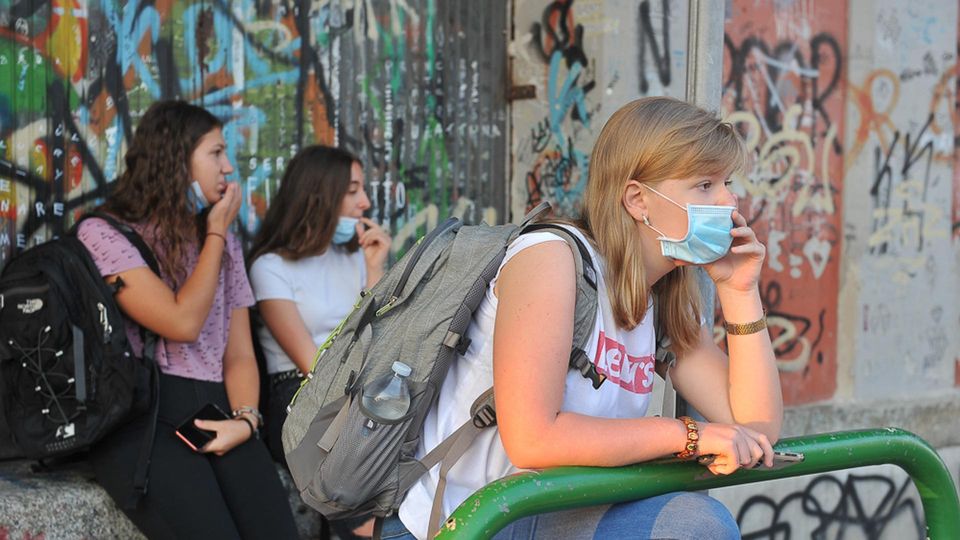 Da sabato mascherine non più obbligatorie sui mezzi pubblici Da sabato mascherine non più obbligatorie sui mezzi pubblici