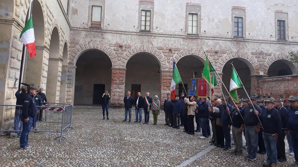 MELEGNANO Festa in città per i 150 anni degli alpini MELEGNANO Festa in città per i 150 anni degli alpini