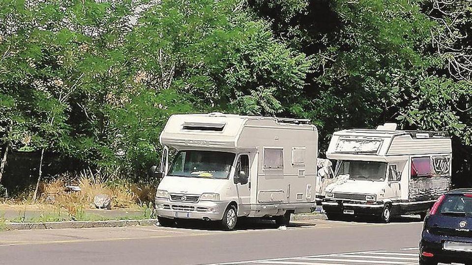 SAN DONATO Al confine con Milano droga, nomadi e degrado. L’allarme dei residenti e dei commercianti SAN DONATO Al confine con Milano droga, nomadi e degrado. L’allarme dei residenti e dei commercianti