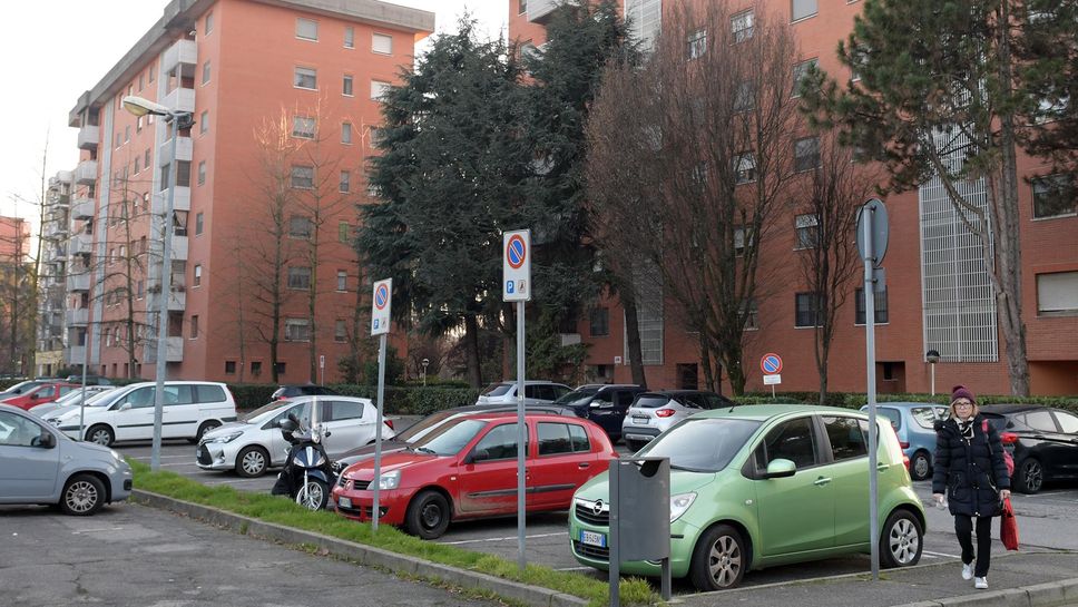 Il parcheggio di via Repubblica interessato dall’intervento. Foto Canali Il parcheggio di via Repubblica interessato dall’intervento. Foto Canali