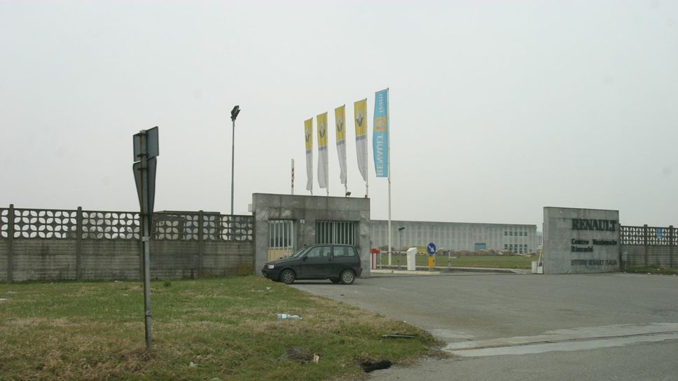 Lo storico magazzino ricambi della Renault al Mariotto Lo storico magazzino ricambi della Renault al Mariotto