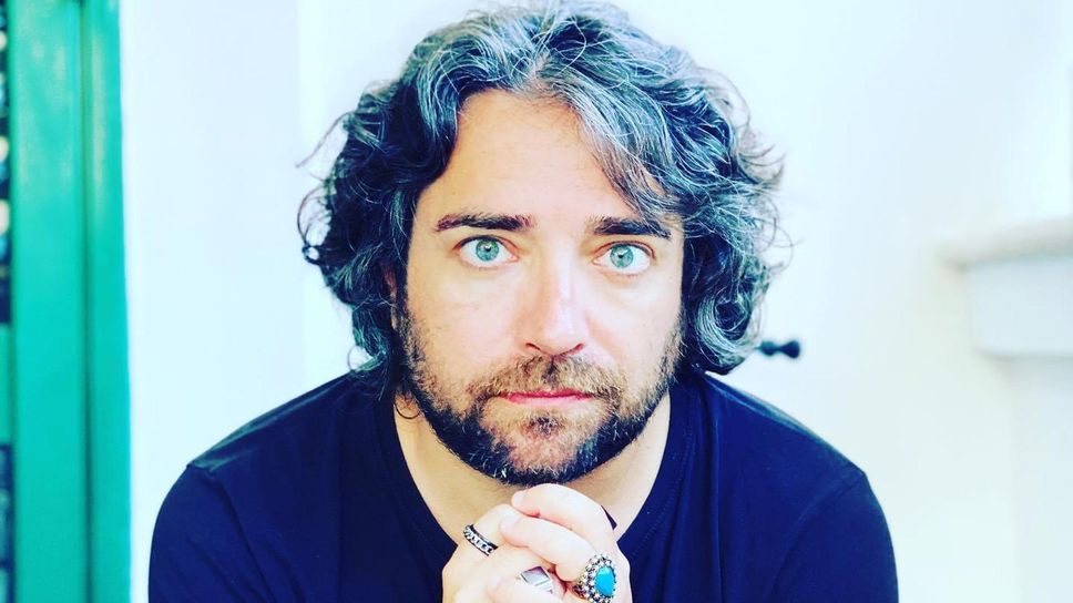 Giulio Cavalli è co-autore e interprete di “A casa loro” che andrà in scena venerdì sera al teatro Bello di via San Cristoforo a Milano Giulio Cavalli è co-autore e interprete di “A casa loro” che andrà in scena venerdì sera al teatro Bello di via San Cristoforo a Milano