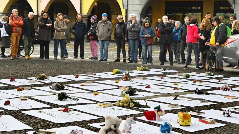 La protesta in piazza a Lodi dopo il naufragio La protesta in piazza a Lodi dopo il naufragio