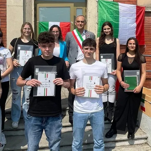 CORTE PALASIO Consegnate le benemerenze ai cittadini meritevoli e la